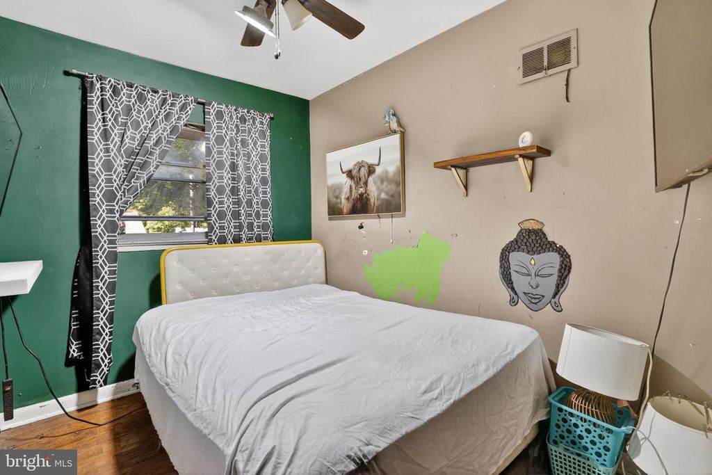 Image 18 of property listing at 8513 14TH AVE, Hyattsville, MD 20783