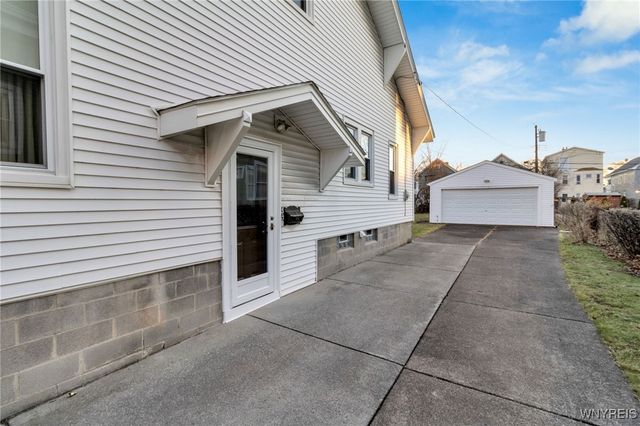 70 Dakota Street, Buffalo, NY 14216