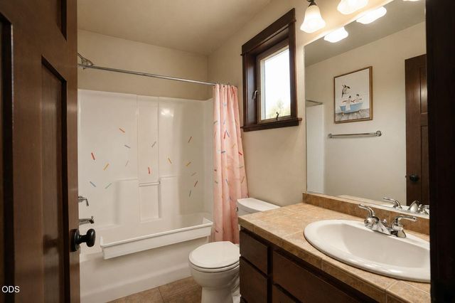 986 Stoneridge Avenue, Ashland, OR 97520