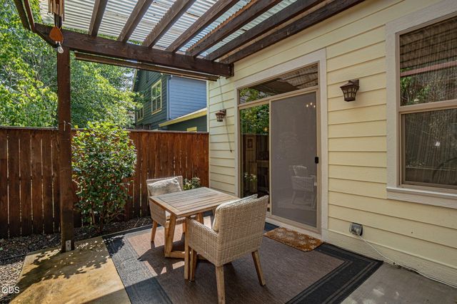 986 Stoneridge Avenue, Ashland, OR 97520