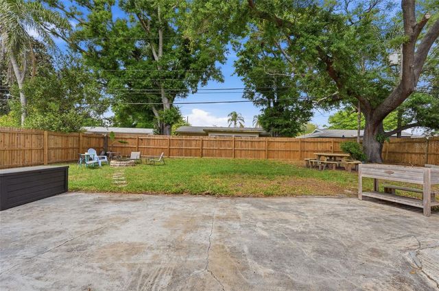 1130 8TH AVENUE NE, Largo, FL 33770