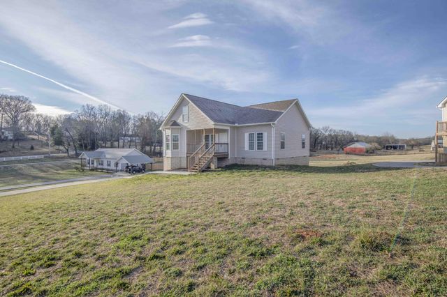 155 Waters Edge Drive, Spring City, TN 37381