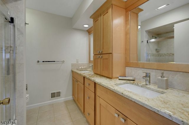 6 LYNNFIELD DRIVE, Morris Twp., NJ 07960