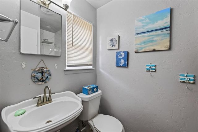 1928 Lanesboro Drive, Oklahoma City, OK 73120