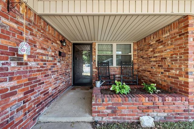 1928 Lanesboro Drive, Oklahoma City, OK 73120