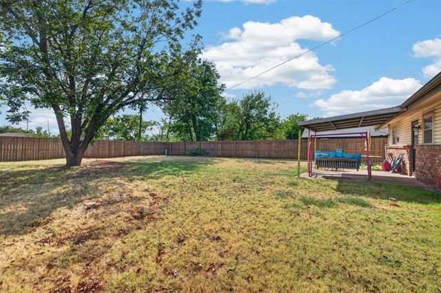 1928 Lanesboro Drive, Oklahoma City, OK 73120