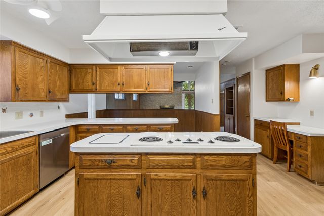 1928 Loma Linda Court, Fort Worth, TX 76112