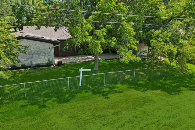 1928 Loma Linda Court, Fort Worth, TX 76112