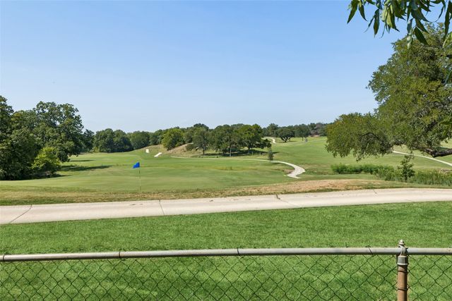 1928 Loma Linda Court, Fort Worth, TX 76112