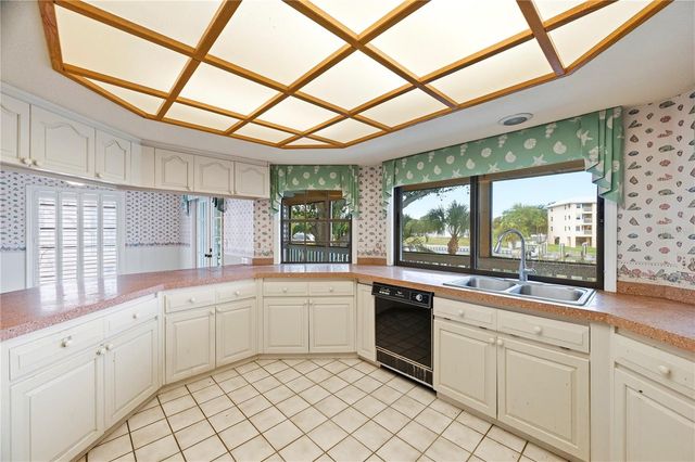 1136 3RD AVENUE S, Tierra Verde, FL 33715
