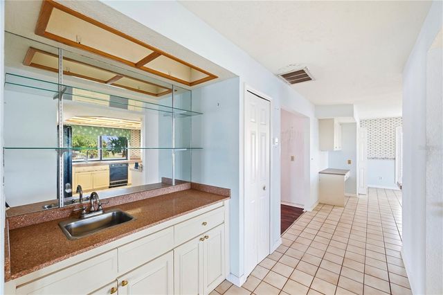 1136 3RD AVENUE S, Tierra Verde, FL 33715