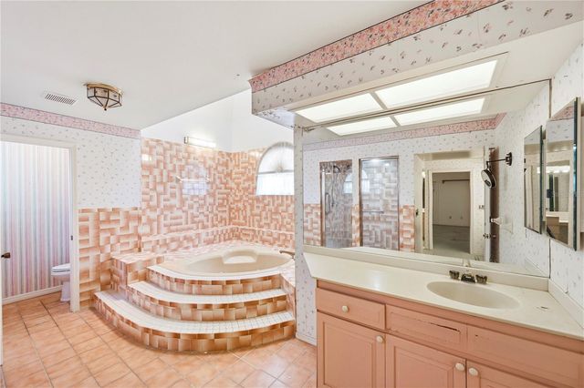 1136 3RD AVENUE S, Tierra Verde, FL 33715