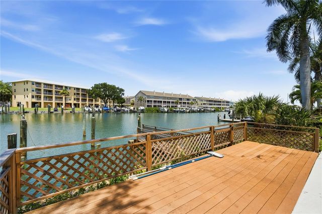 1136 3RD AVENUE S, Tierra Verde, FL 33715