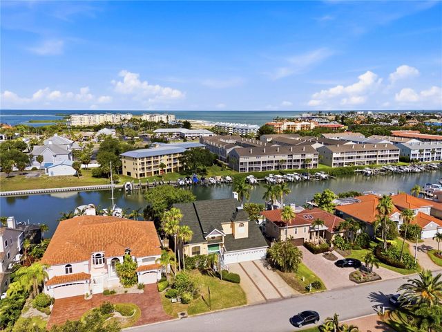 1136 3RD AVENUE S, Tierra Verde, FL 33715