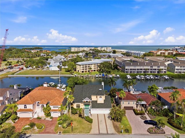 1136 3RD AVENUE S, Tierra Verde, FL 33715