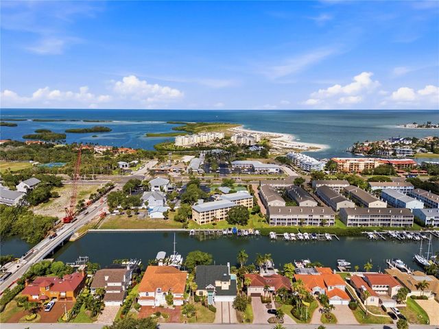 1136 3RD AVENUE S, Tierra Verde, FL 33715