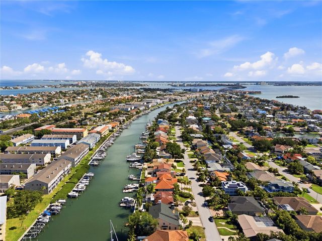 1136 3RD AVENUE S, Tierra Verde, FL 33715