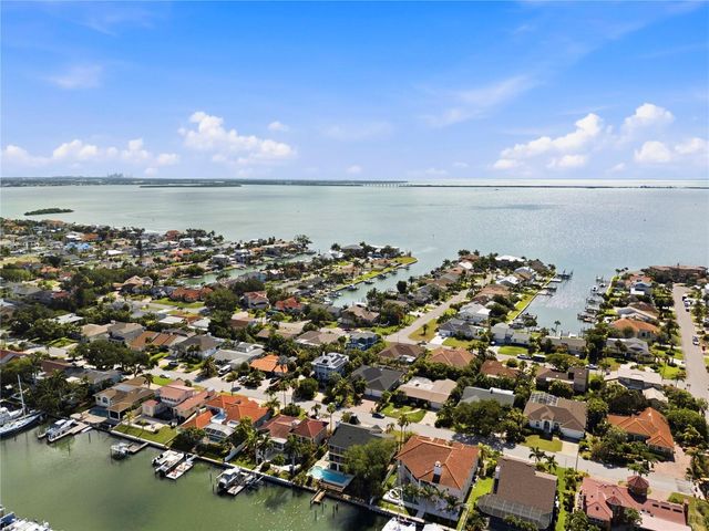 1136 3RD AVENUE S, Tierra Verde, FL 33715