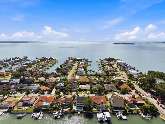1136 3RD AVENUE S, Tierra Verde, FL 33715