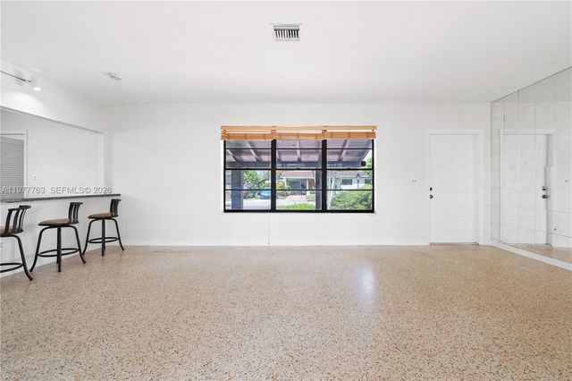 1100 W 53rd Ter, Hialeah, FL 33012