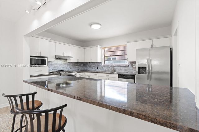 1100 W 53rd Ter, Hialeah, FL 33012