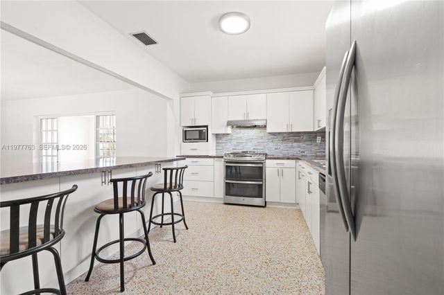 1100 W 53rd Ter, Hialeah, FL 33012