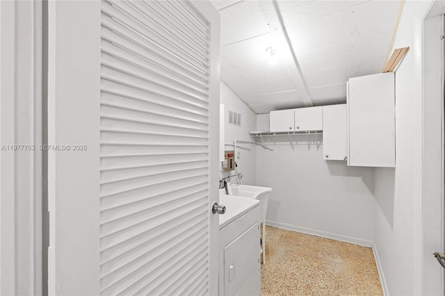 1100 W 53rd Ter, Hialeah, FL 33012