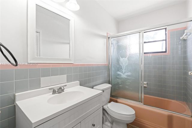 1100 W 53rd Ter, Hialeah, FL 33012