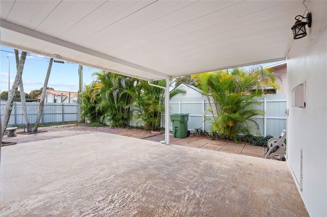 1100 W 53rd Ter, Hialeah, FL 33012