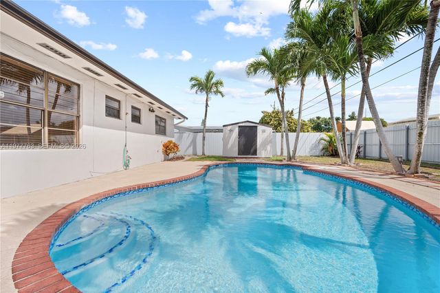 1100 W 53rd Ter, Hialeah, FL 33012