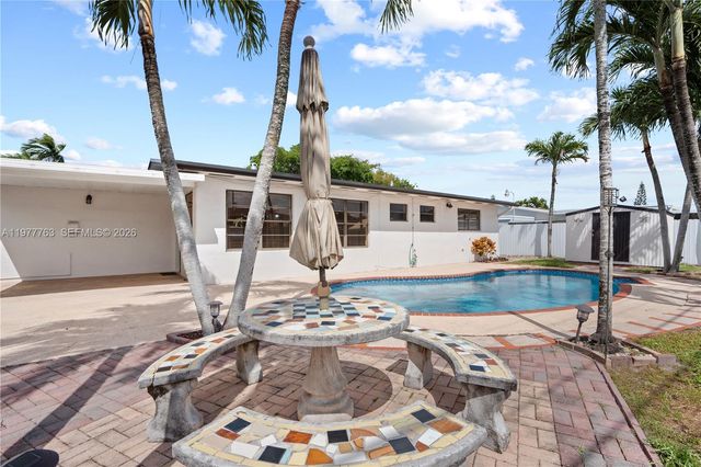 1100 W 53rd Ter, Hialeah, FL 33012