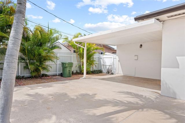 1100 W 53rd Ter, Hialeah, FL 33012
