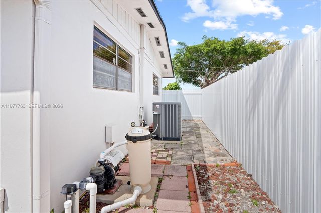 1100 W 53rd Ter, Hialeah, FL 33012