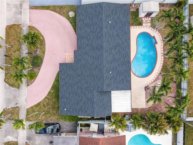 1100 W 53rd Ter, Hialeah, FL 33012