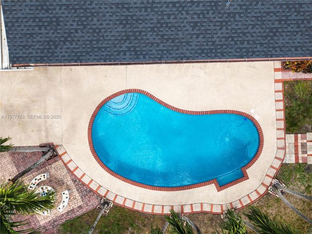 1100 W 53rd Ter, Hialeah, FL 33012