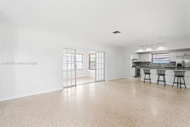 1100 W 53rd Ter, Hialeah, FL 33012