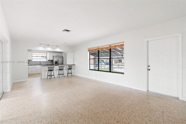 1100 W 53rd Ter, Hialeah, FL 33012