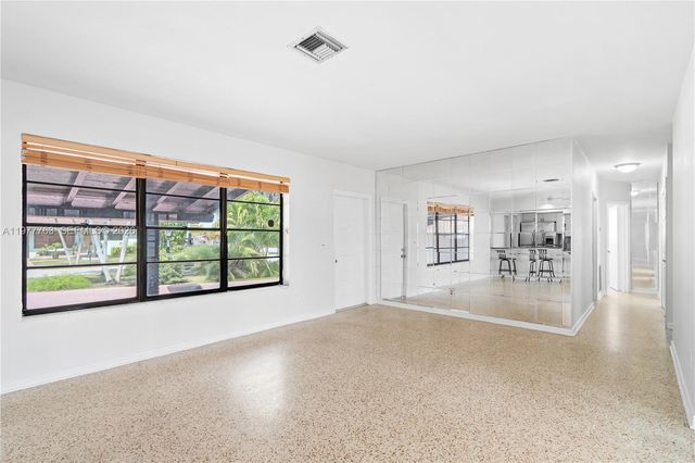 1100 W 53rd Ter, Hialeah, FL 33012