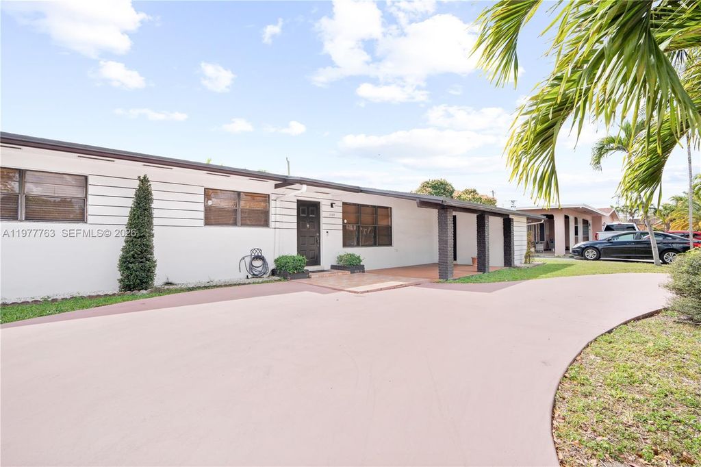 1100 W 53rd Ter, Hialeah, FL 33012