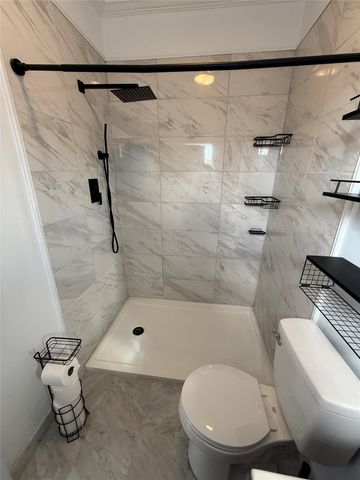 618 E 16th Street, Houston, TX 77008