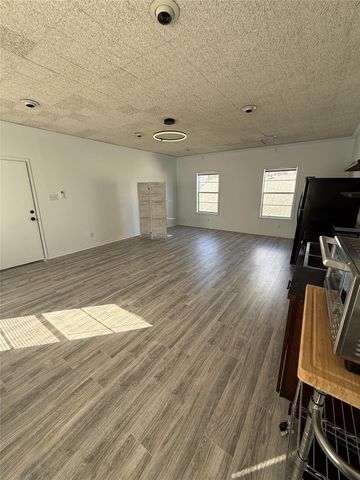 618 E 16th Street, Houston, TX 77008