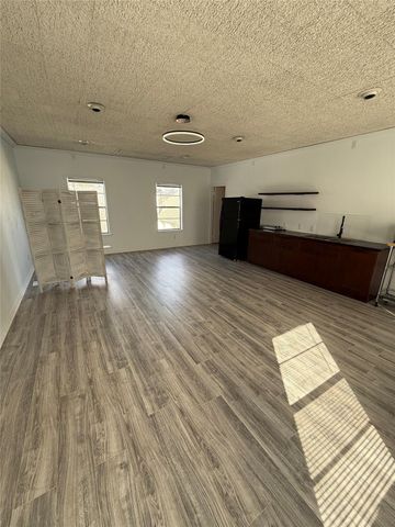 618 E 16th Street, Houston, TX 77008