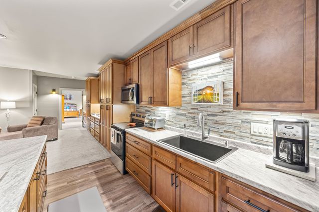 4068 Charlton Sq, Cookeville, TN 38501