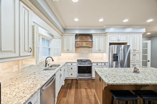 4068 Charlton Sq, Cookeville, TN 38501