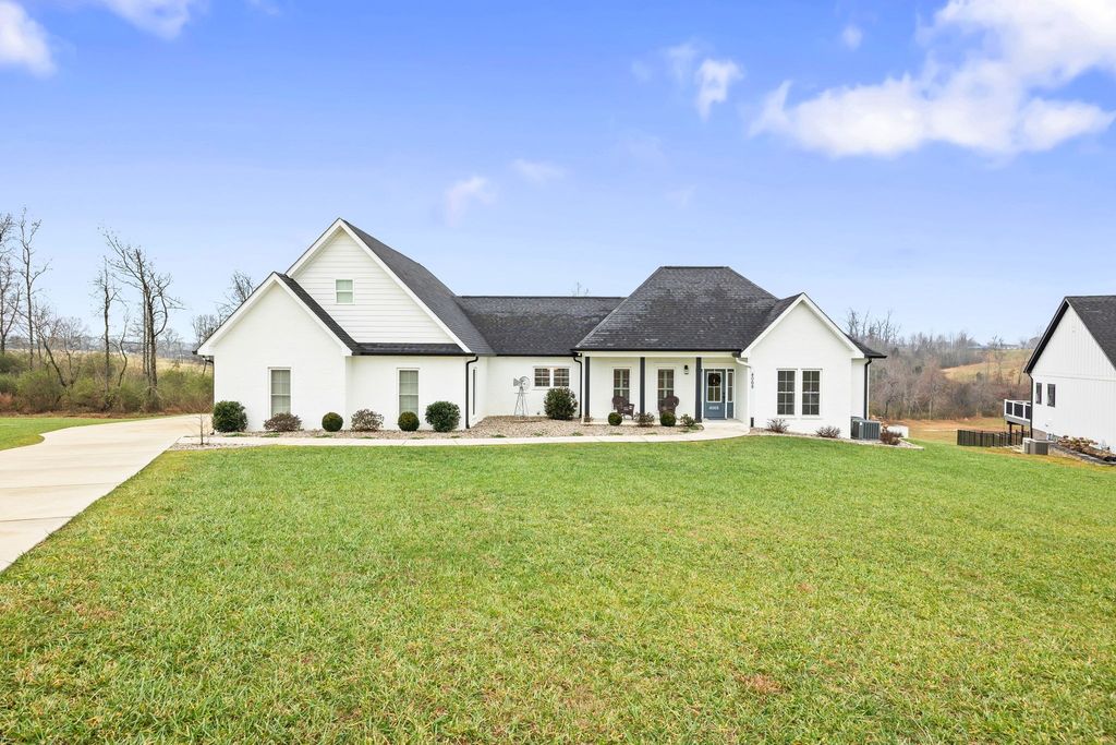4068 Charlton Sq, Cookeville, TN 38501