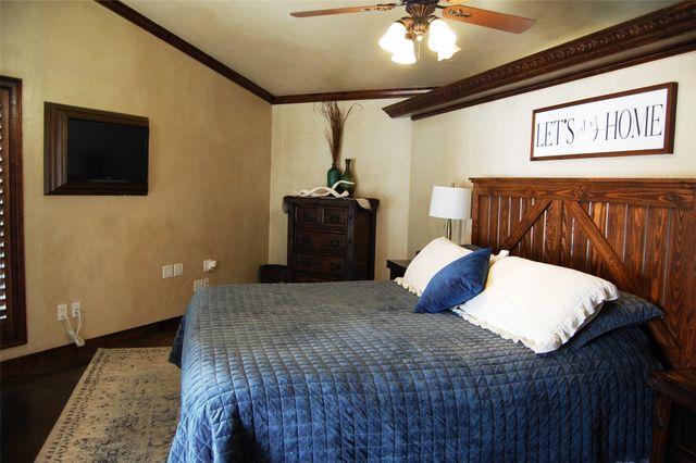 917 East Street, Graham, TX 76450