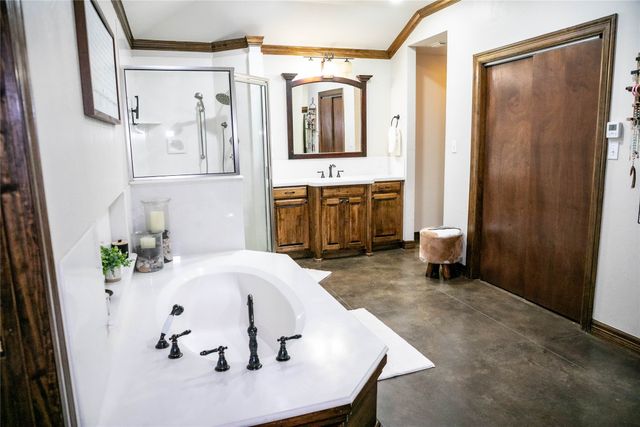 917 East Street, Graham, TX 76450