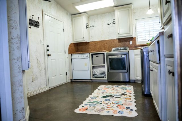 917 East Street, Graham, TX 76450