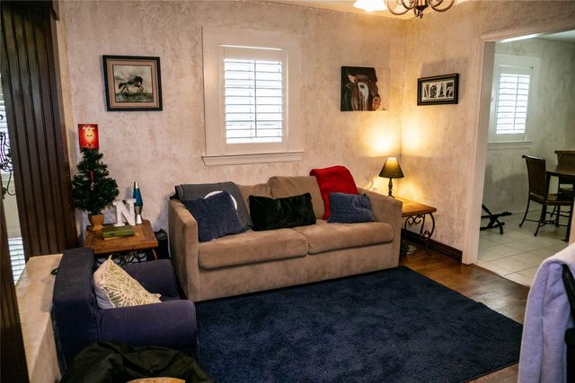 917 East Street, Graham, TX 76450