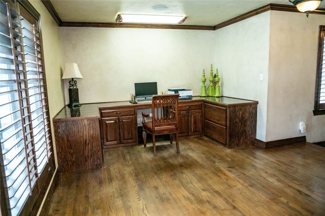 917 East Street, Graham, TX 76450